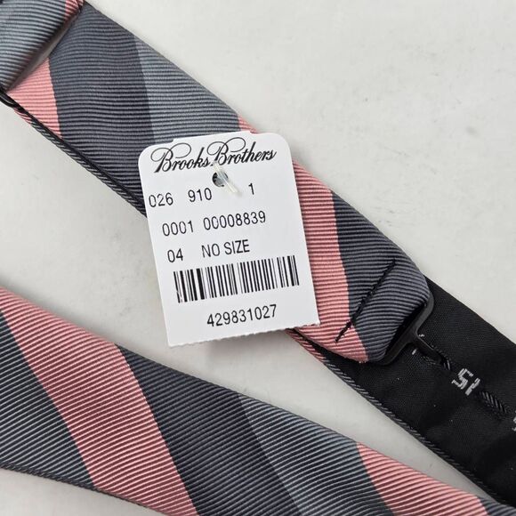 BROOKS BROTHERS BLACK FLEECE SILK BLEND BOW TIE GRAY PINK REPP STRIPE 1.75\